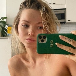 Sophie Turner Flaunts Her Milky White Ass In A Bikini